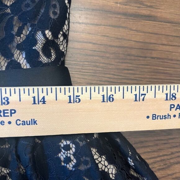 Gorgeous Neiman Marcus x Robert Rodriquez for Target Lace Cocktail Dress. 10. - Picture 8 of 10